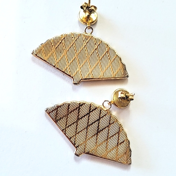 SOLD!!! DAMASCENE FAN SHAPED PIERCED EARRINGS - Picture 3 of 6